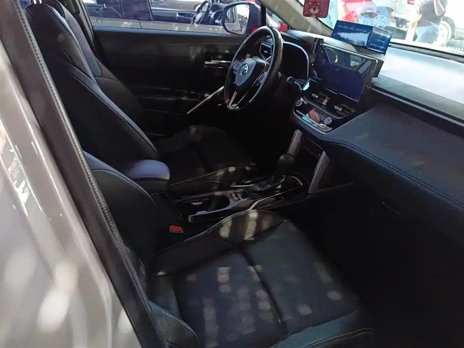 Toyota Frontlander 2024 2.0L Smart Hybrid Dual Engine Luxury Edition фото 8