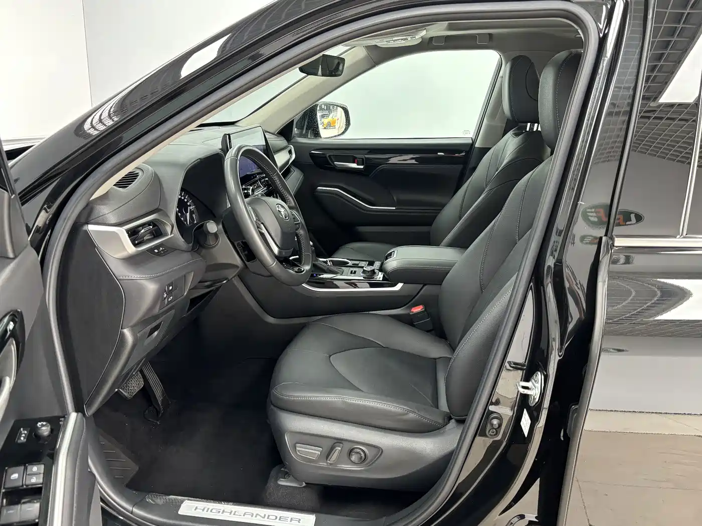 Фото 12 - Toyota Highlander
