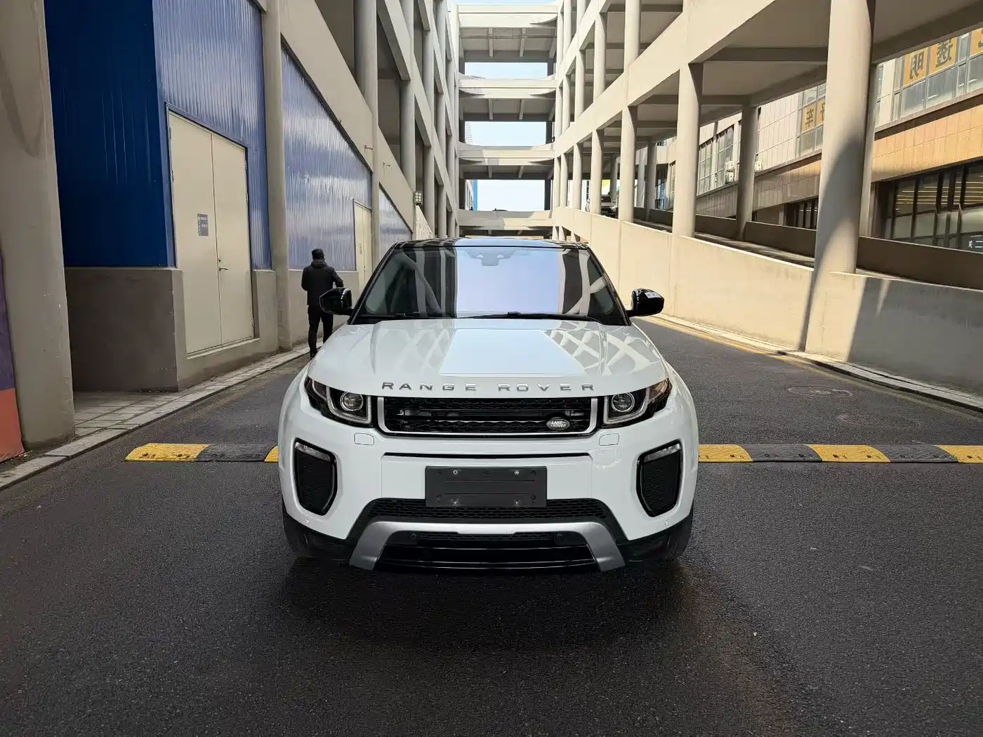 Land Rover Range Rover Evoque 2018 240PS SE DYNAMIC Smart Edition фото 2