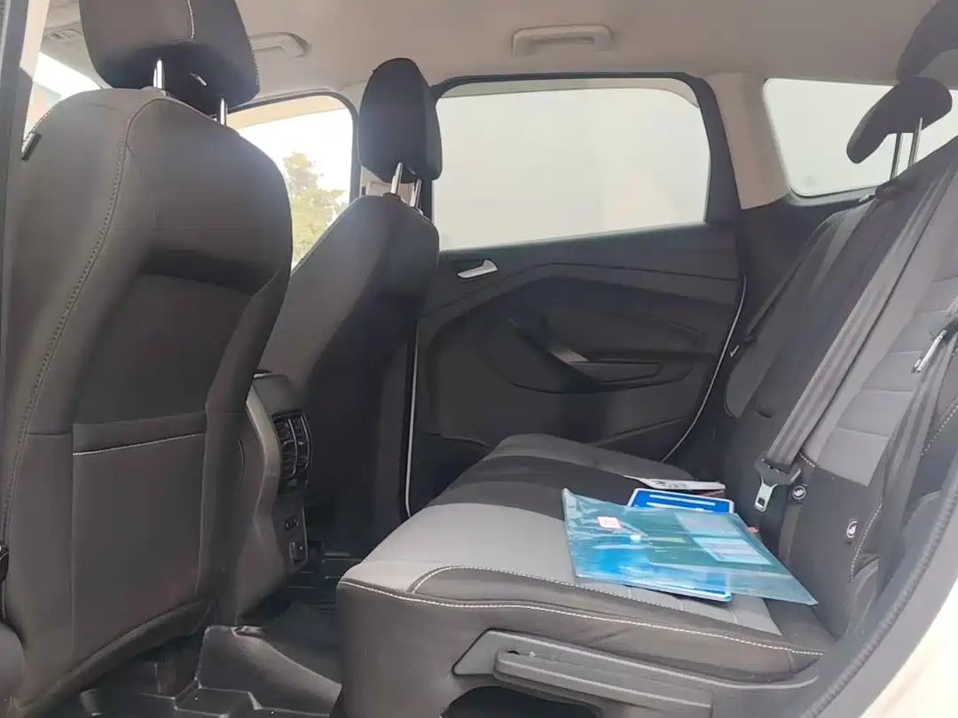 Фото 9 - Ford Kuga