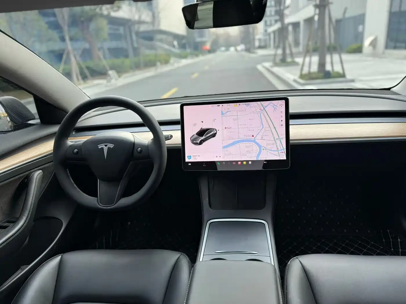 TESLA MODEL 3