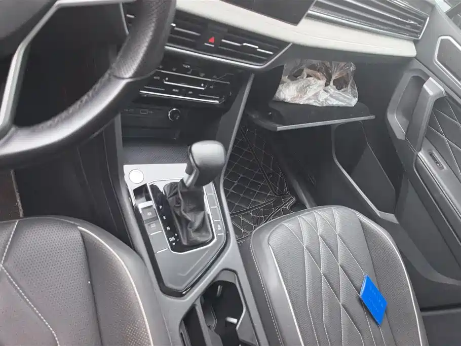 Volkswagen Tiguan L 2023 300TSI Automatic 2WD Smart Enjoyment Edition фото 16