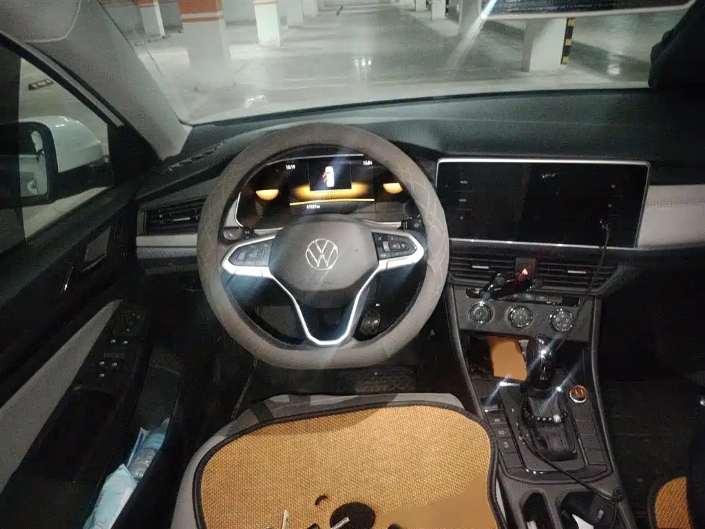 Volkswagen Bora 2023 1.5L Auto Free Ride Limited Edition фото 3