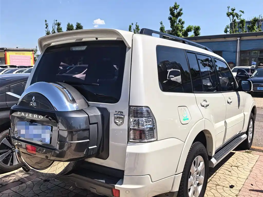 Mitsubishi Pajero (Import) 2019 3.0L Auto Standard Version фото 9