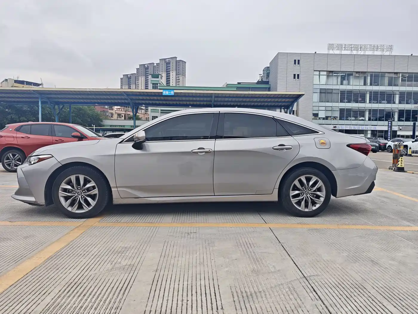 Toyota Avalon 2019 2.5L Progressive Edition China VI фото 4