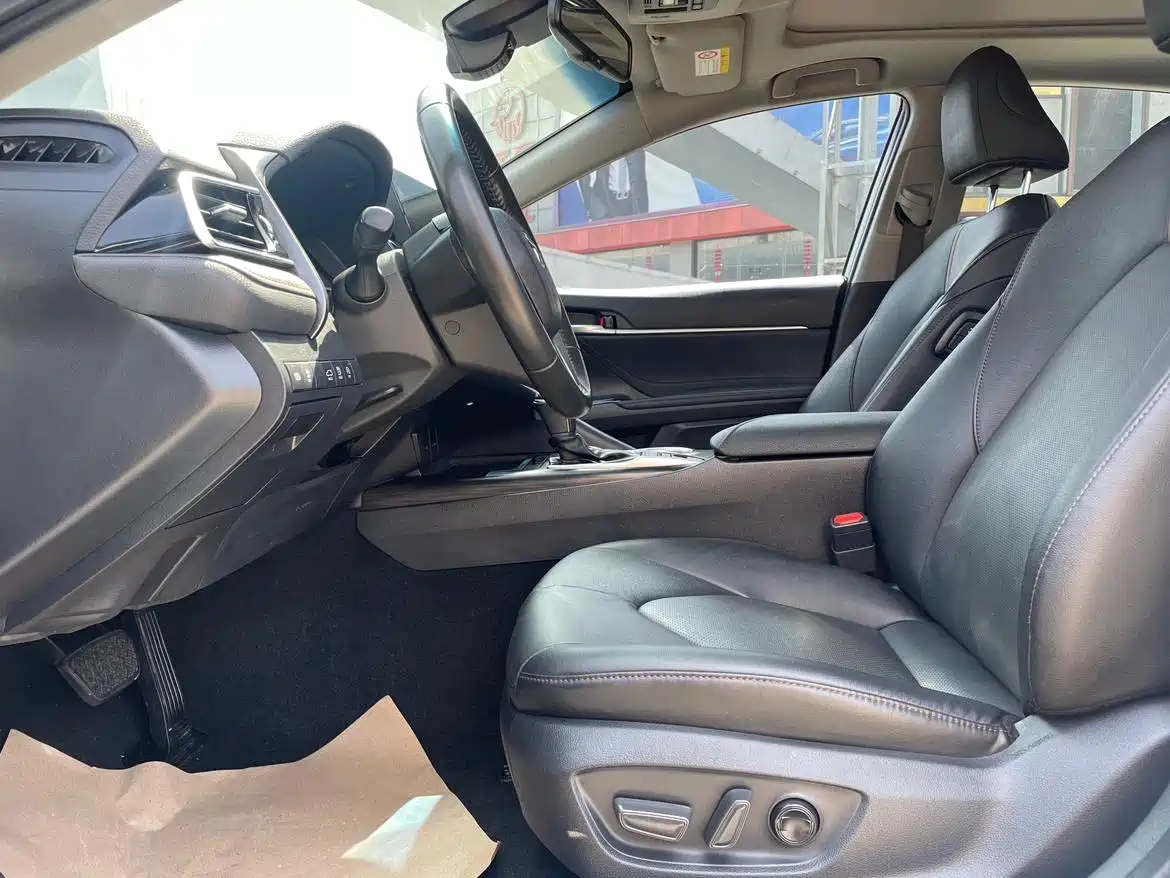 Toyota Camry 2023 2.5G Luxury Edition фото 4