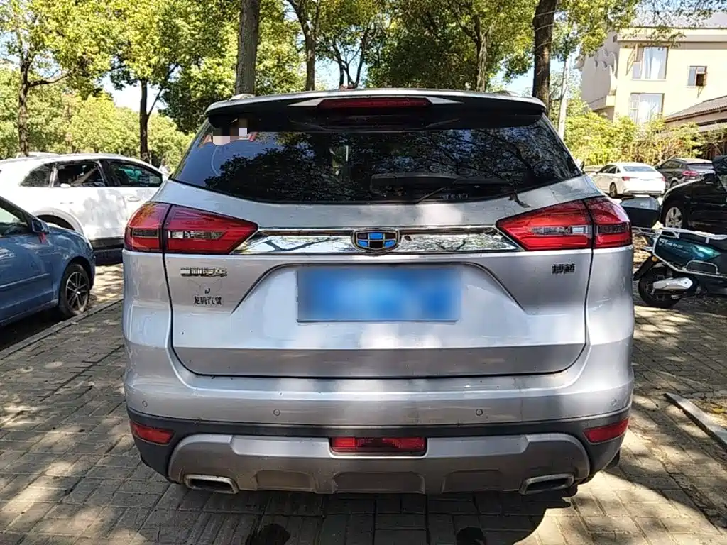Фото 6 - Geely Atlas