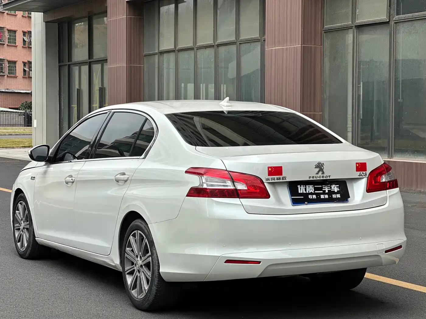 Peugeot 408 2015 Model 1.2T Automatic Luxury Edition фото 9