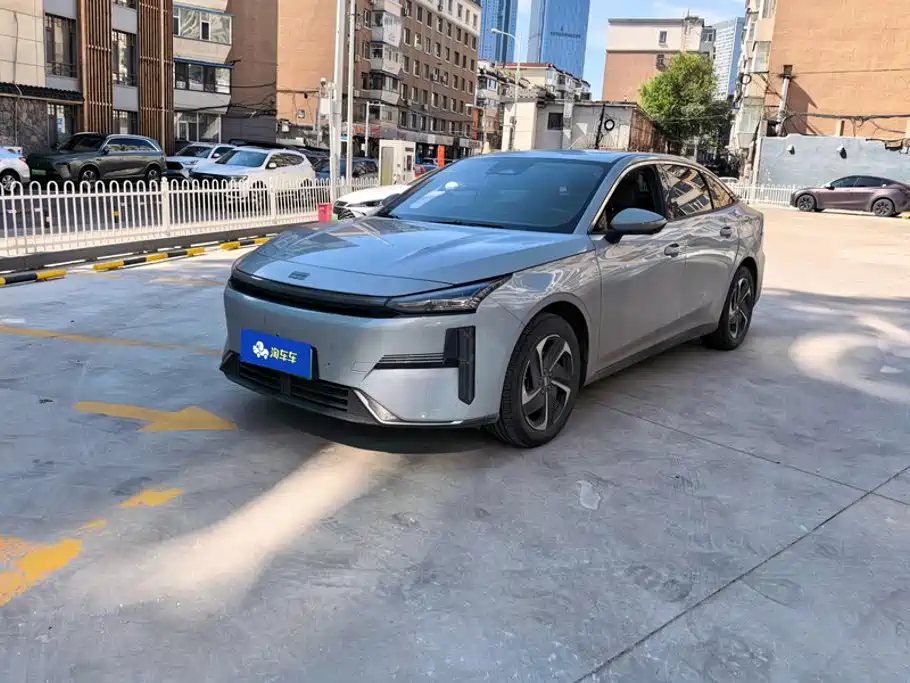 Geely Galaxy Galaxy L6 2025
