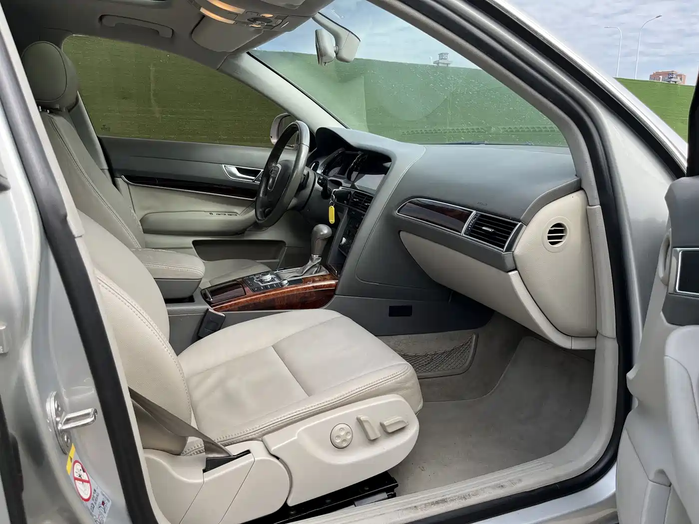 Фото 13 - Audi A6L
