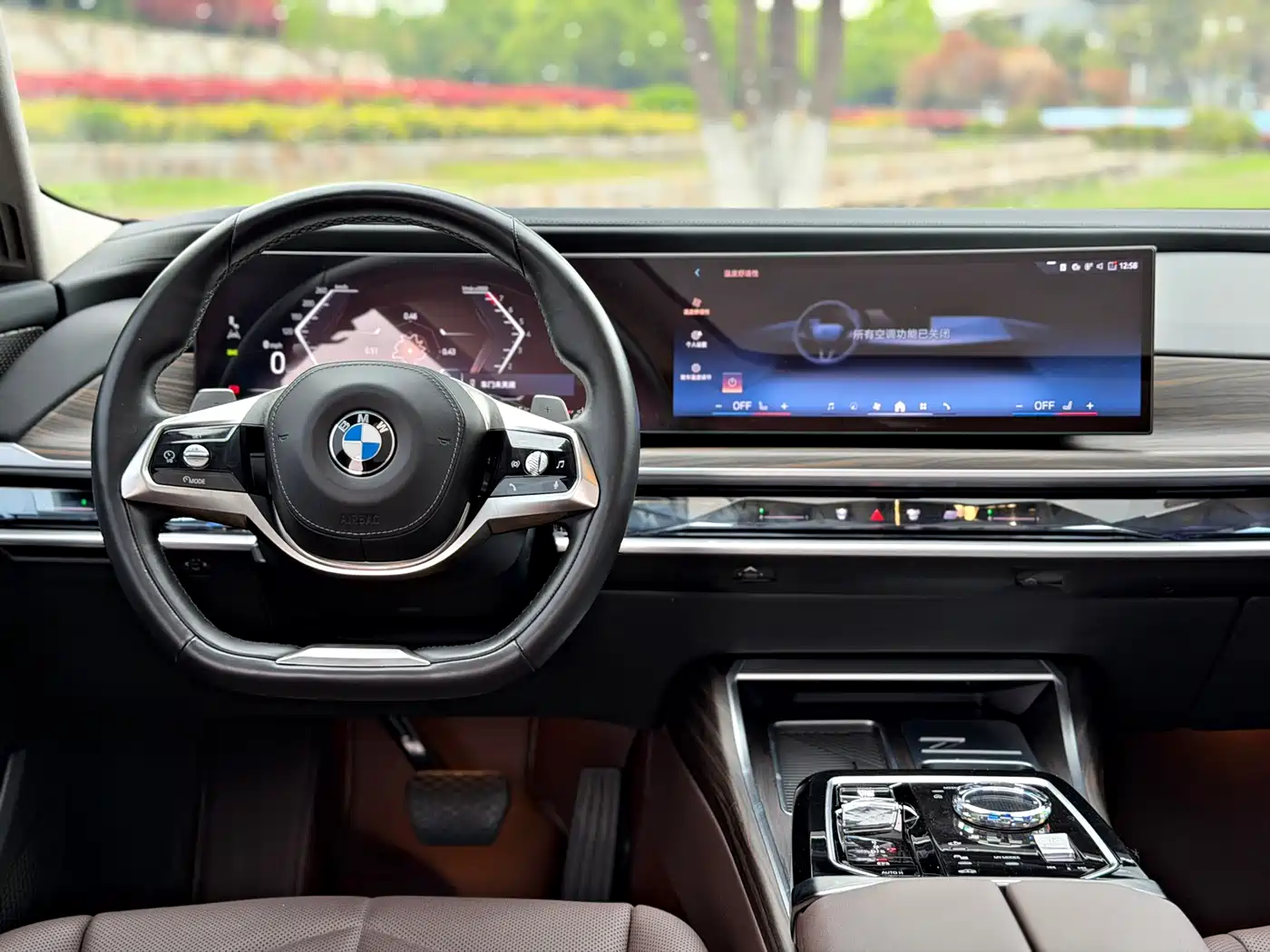 BMW 7 Series 2023 Model 735Li Luxury Package фото 8