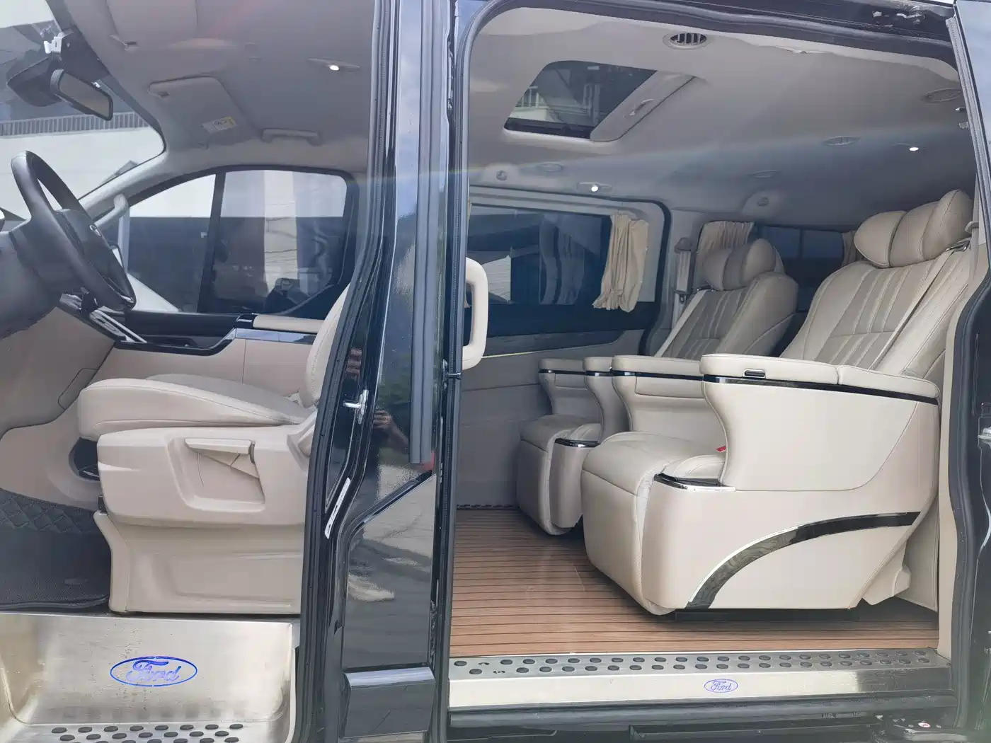 Ford Tourneo 2023 2023 Model 2.0T Auto Premium Edition