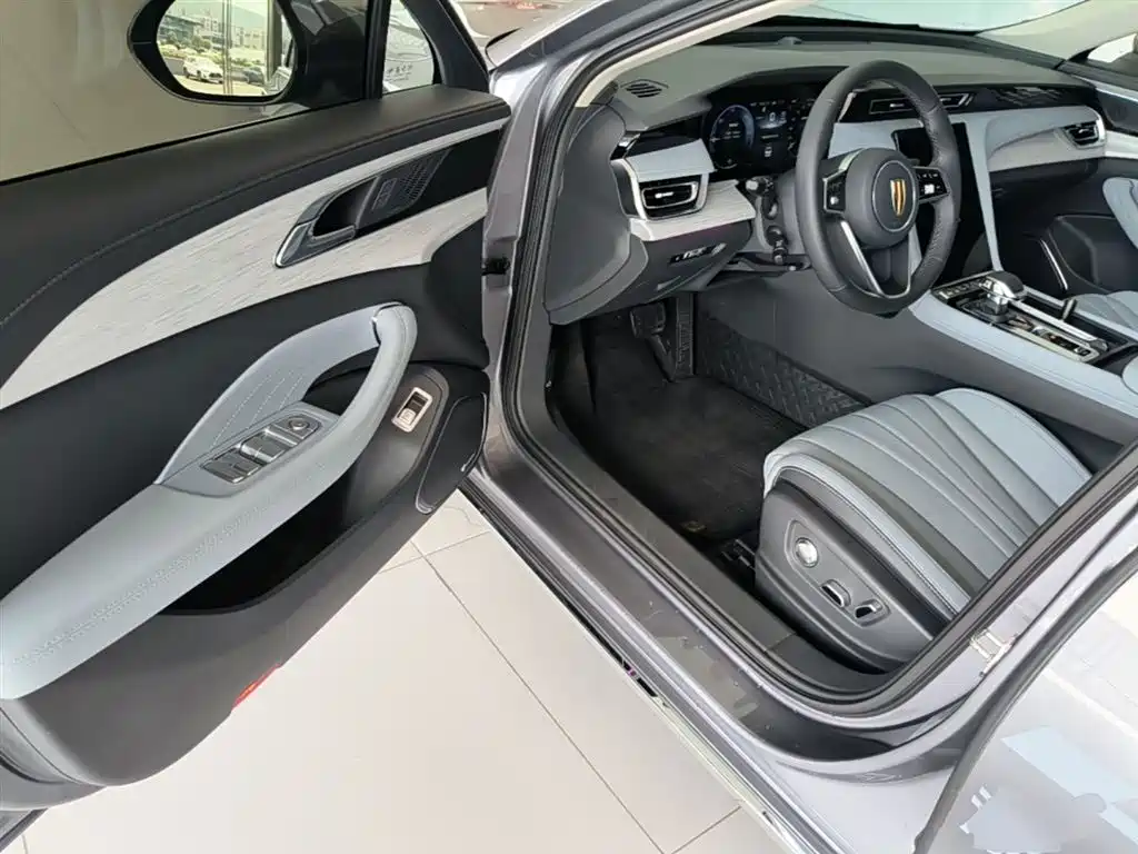 Hongqi H5 PHEV 2025 170 Super Hybrid Edition фото 16