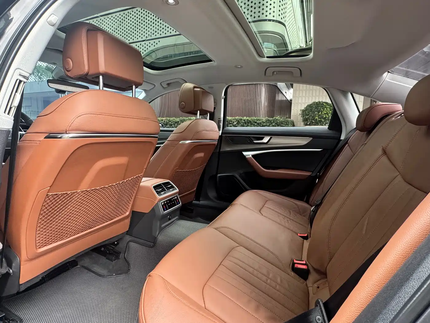 Audi A6L 2021 45 TFSI Exclusive Elegance фото 12