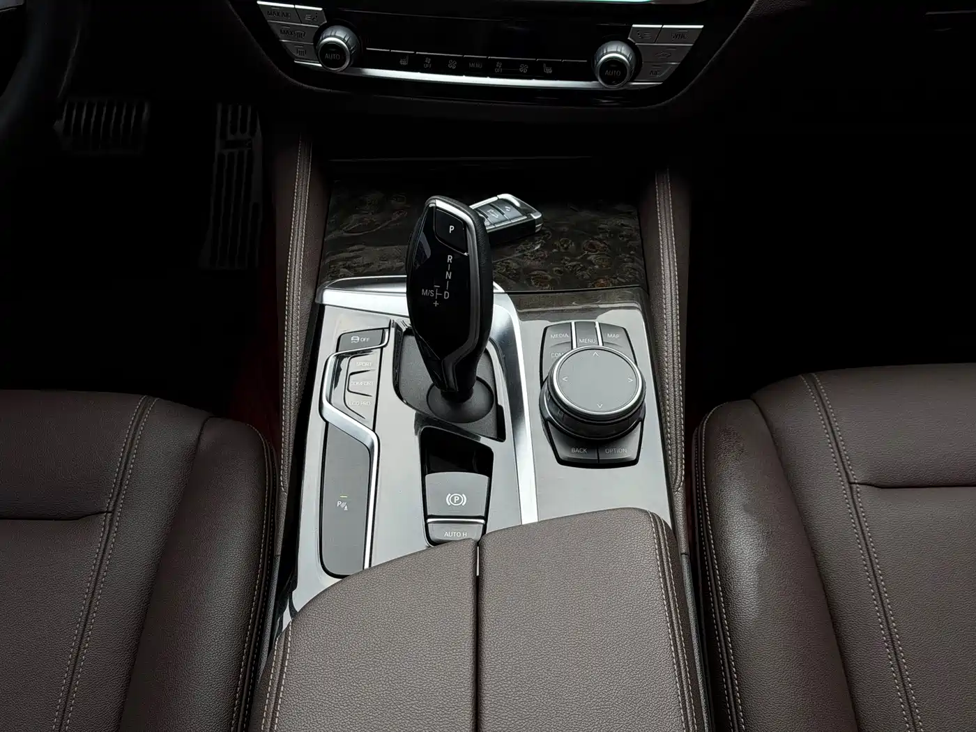 BMW 5 Series 2020 525Li M Sport Package фото 15
