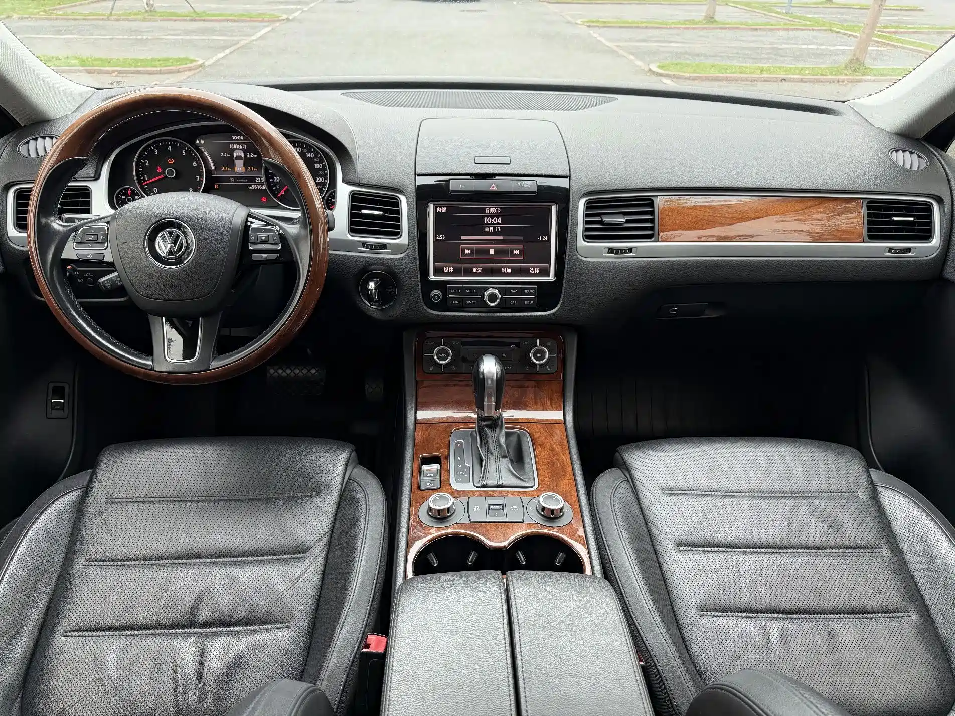 Фото 5 - Volkswagen Touareg