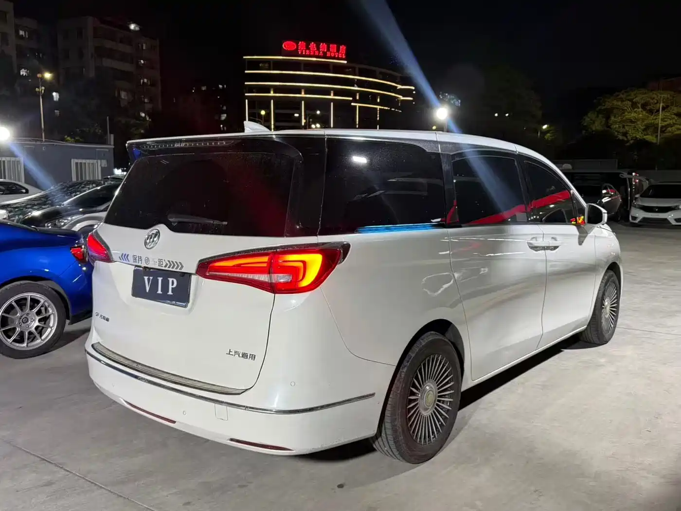 Buick GL8 2017 ES 28T Premium China V фото 4