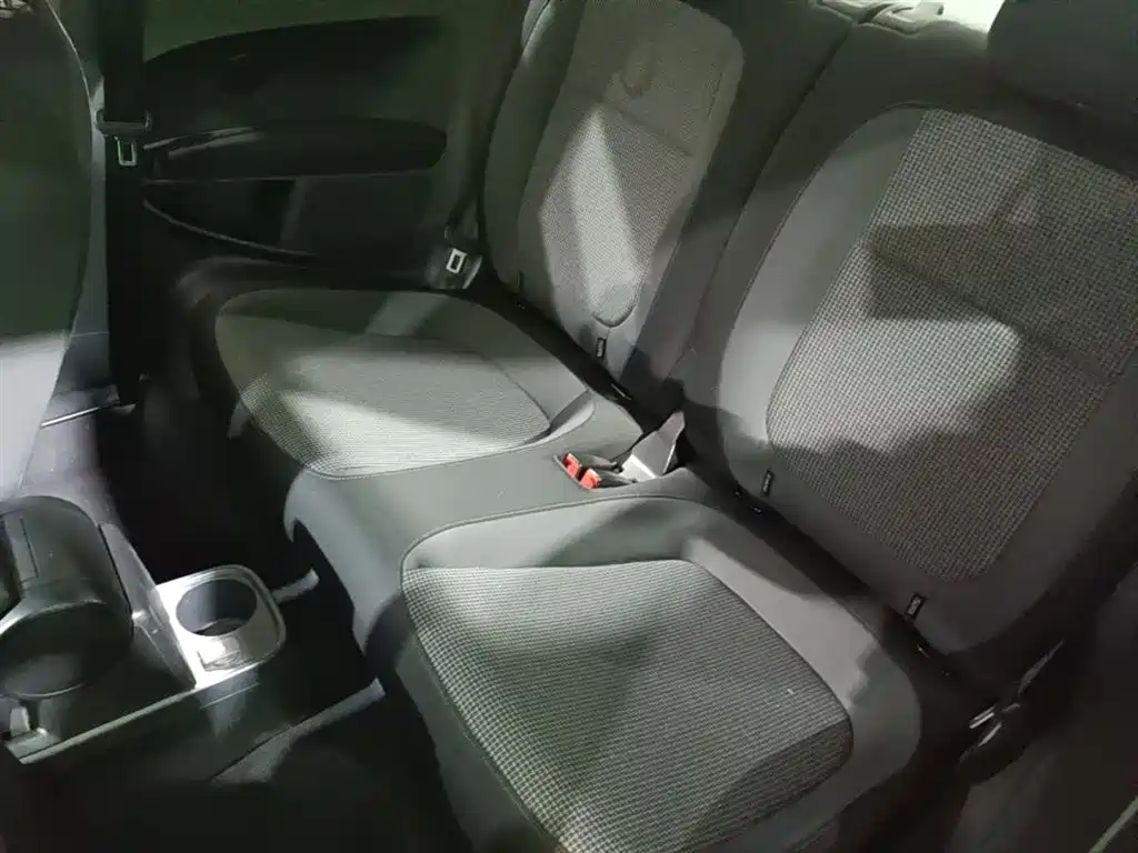 Volkswagen Beetle 2015 280TSI фото 17