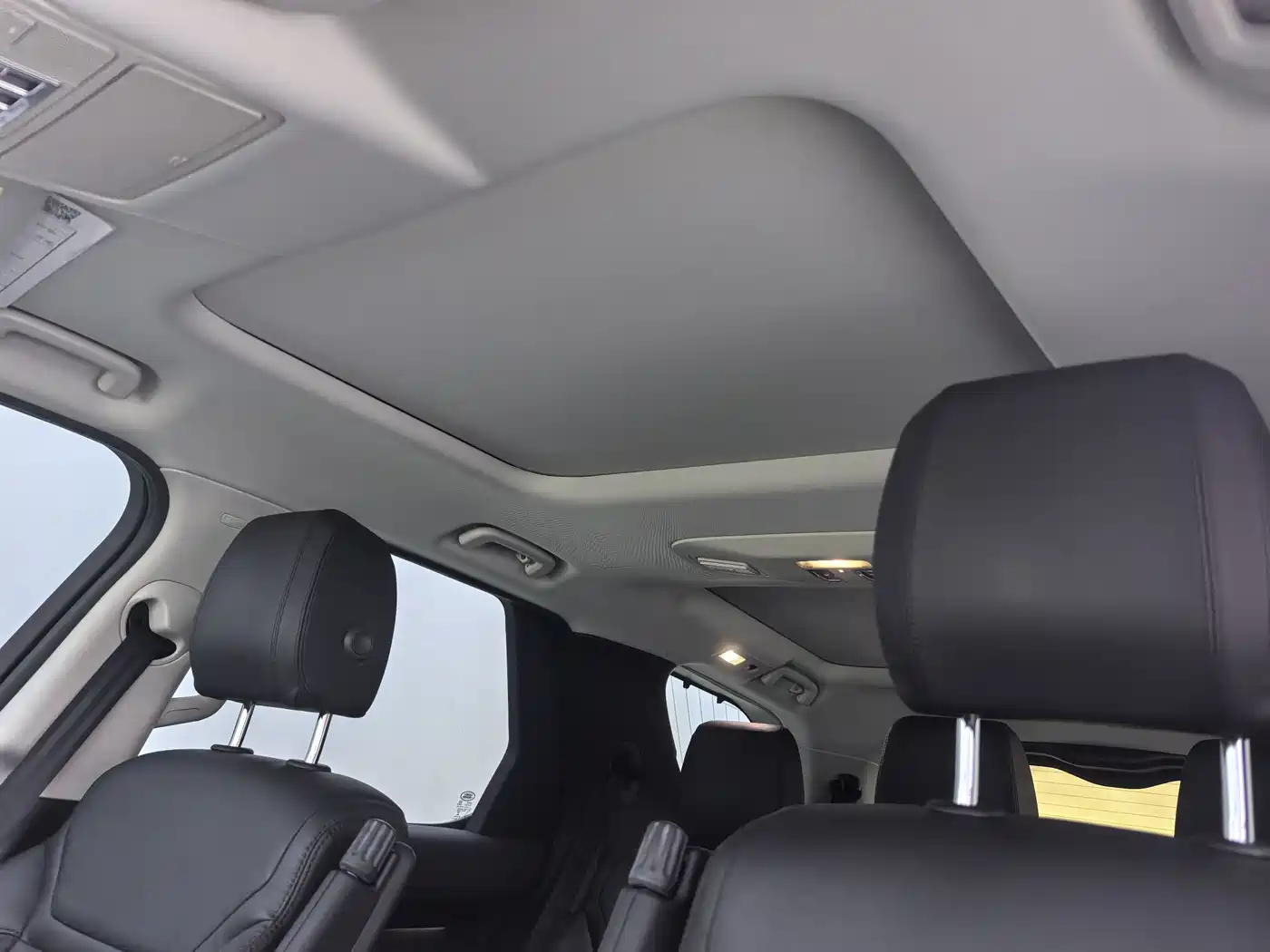 Land Rover Discovery 2020 3.0 SC V6 SE фото 15