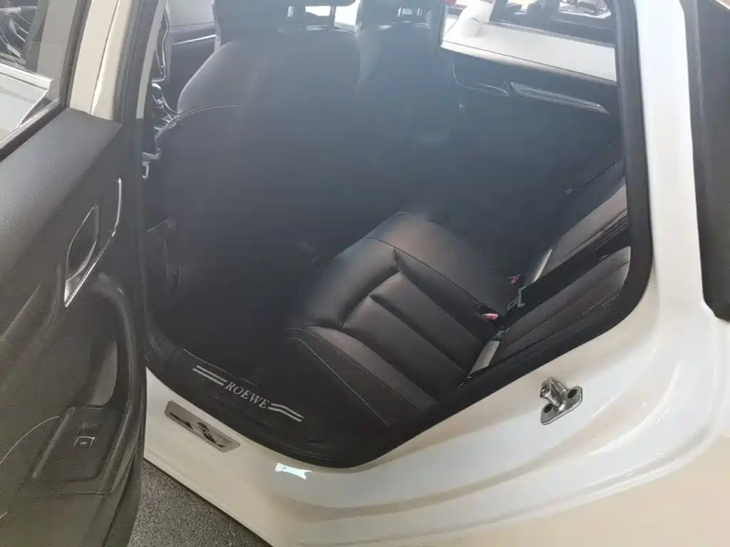 Roewe i6 2019 2019 PLUS 1.6L CVT 4G Connected Flagship Great Edition