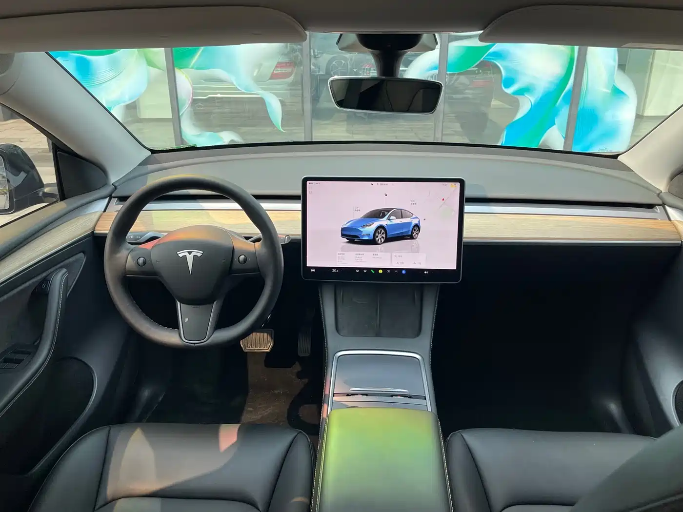 TESLA MODEL Y