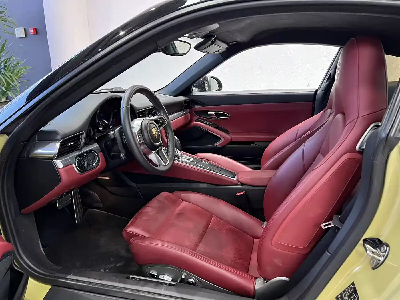 Porsche 911 2012 Carrera 3.4L фото 13