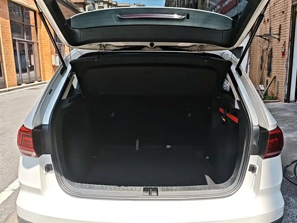 Volkswagen Tharu 2019 280TSI 2WD Comfort Edition China VI фото 19