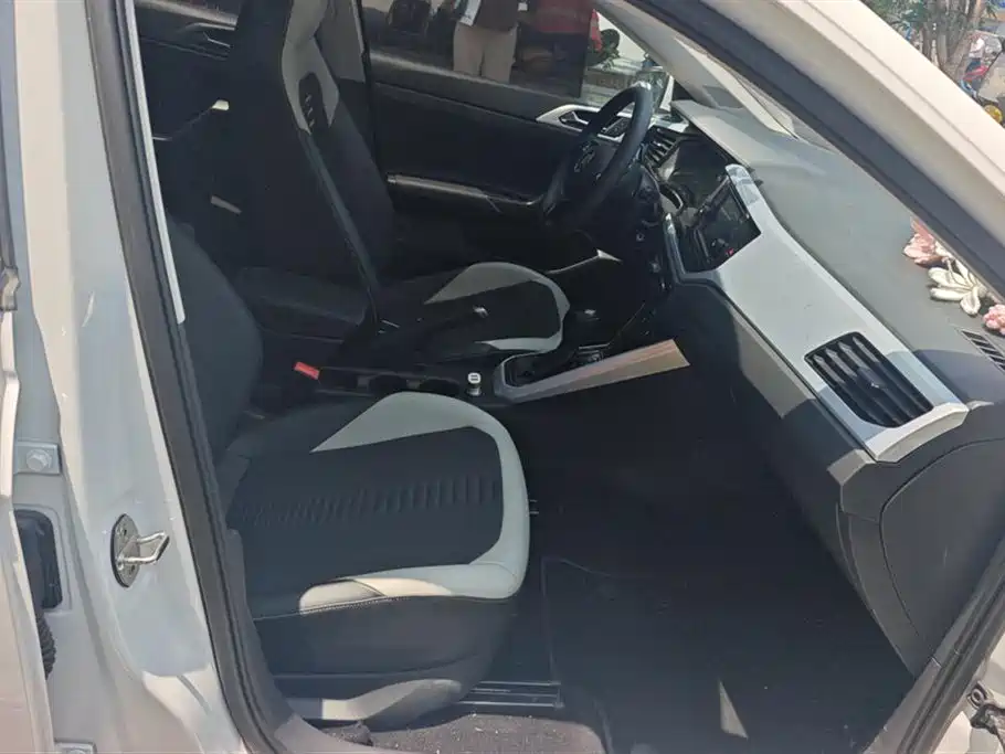 Volkswagen Polo 2019 Plus 1.5L Automatic Colorful Tech Edition фото 8