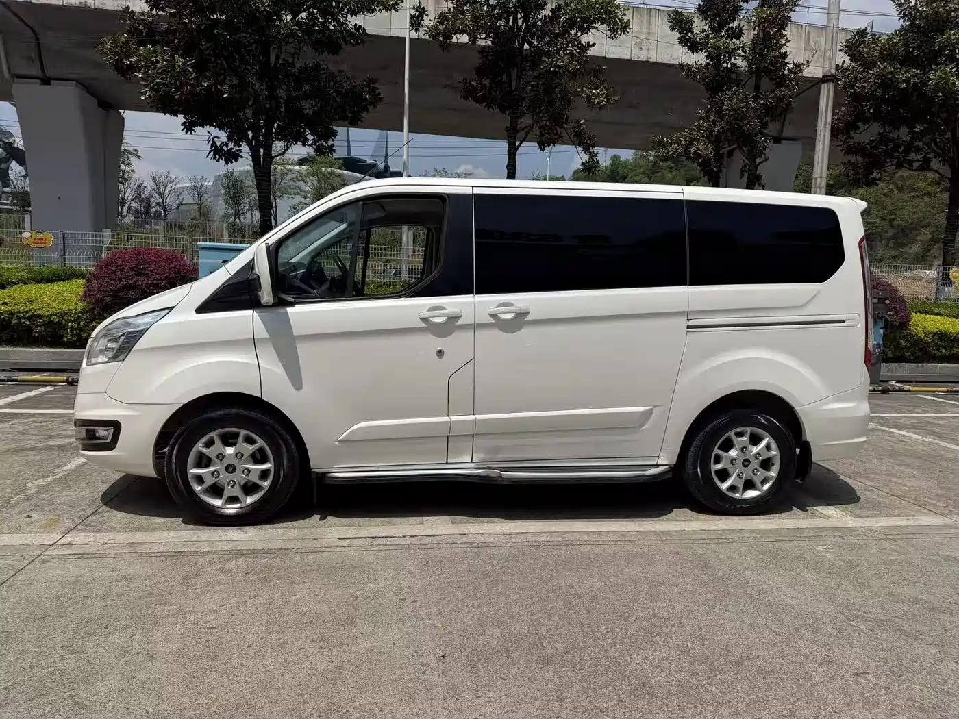 Ford Tourneo 2017 2017 2.0T Automatic Smart Elite Edition