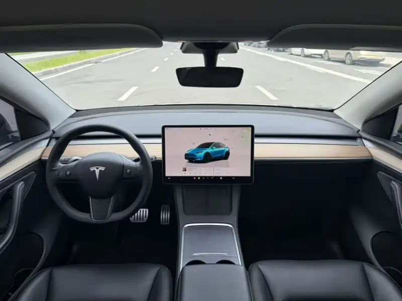 Фото 8 - Tesla Model Y