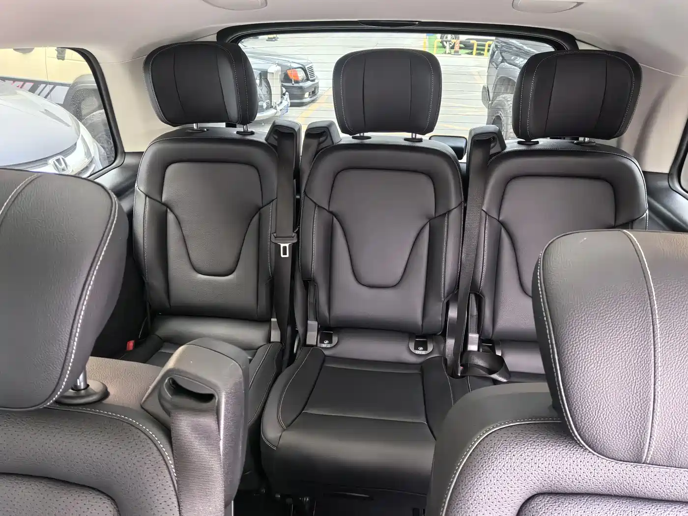 Mercedes-Benz V-Class 2021 V 260 L Long Wheelbase Premium Edition фото 22