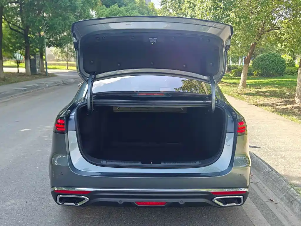 Geely Emgrand 2026