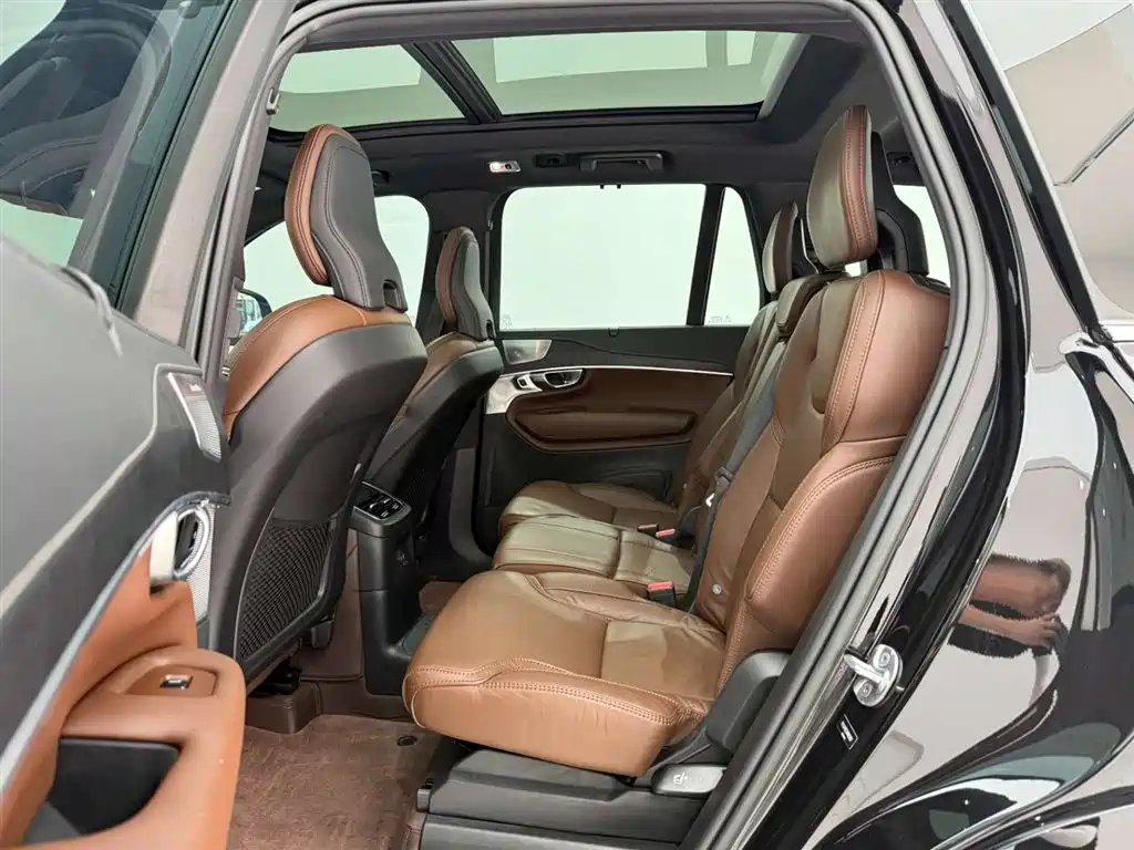 VOLVO XC90 PLUG IN HYBRID