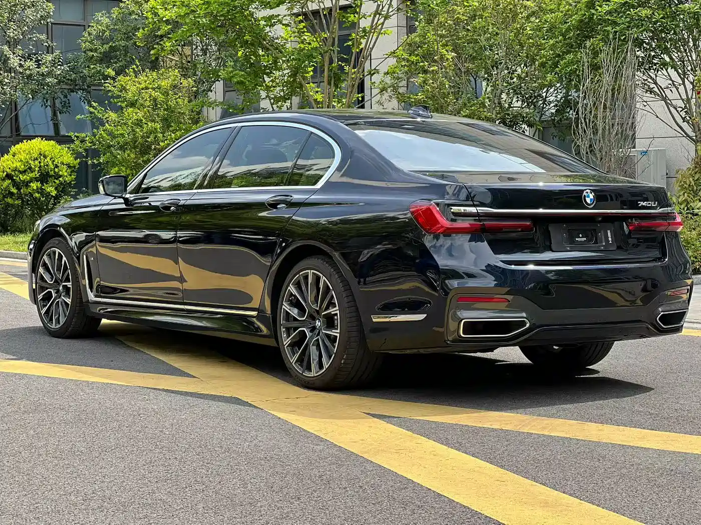 BMW 7 Series 2019 740Li Leading M Sport Package фото 3
