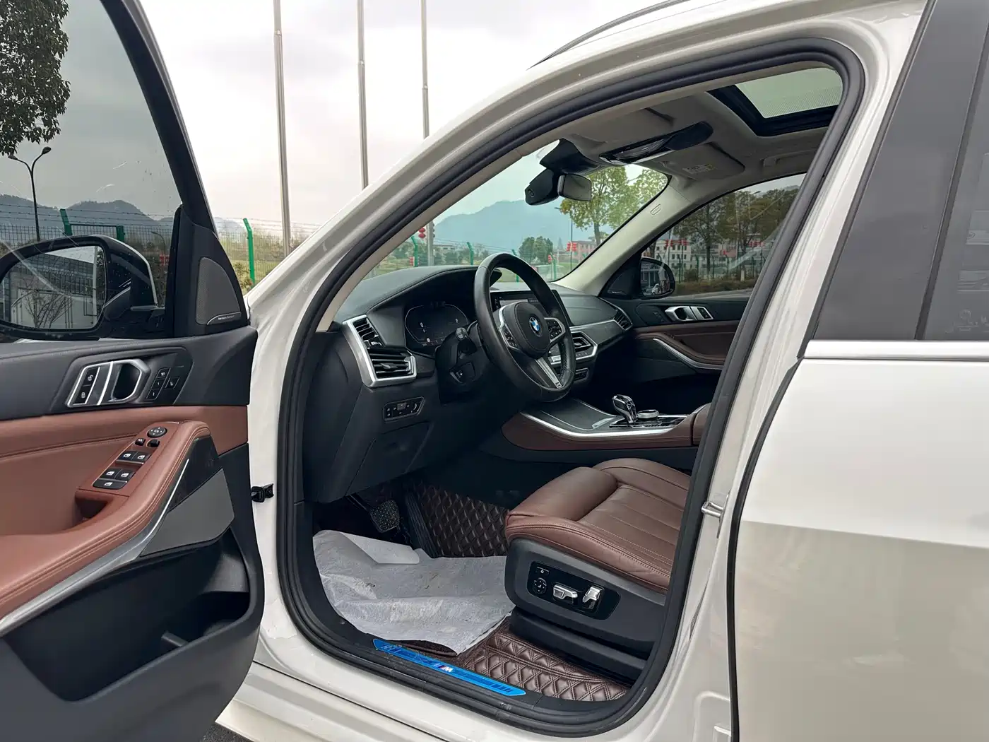 BMW X5 (Import) 2022 xDrive40i Premium M Sport Package фото 5