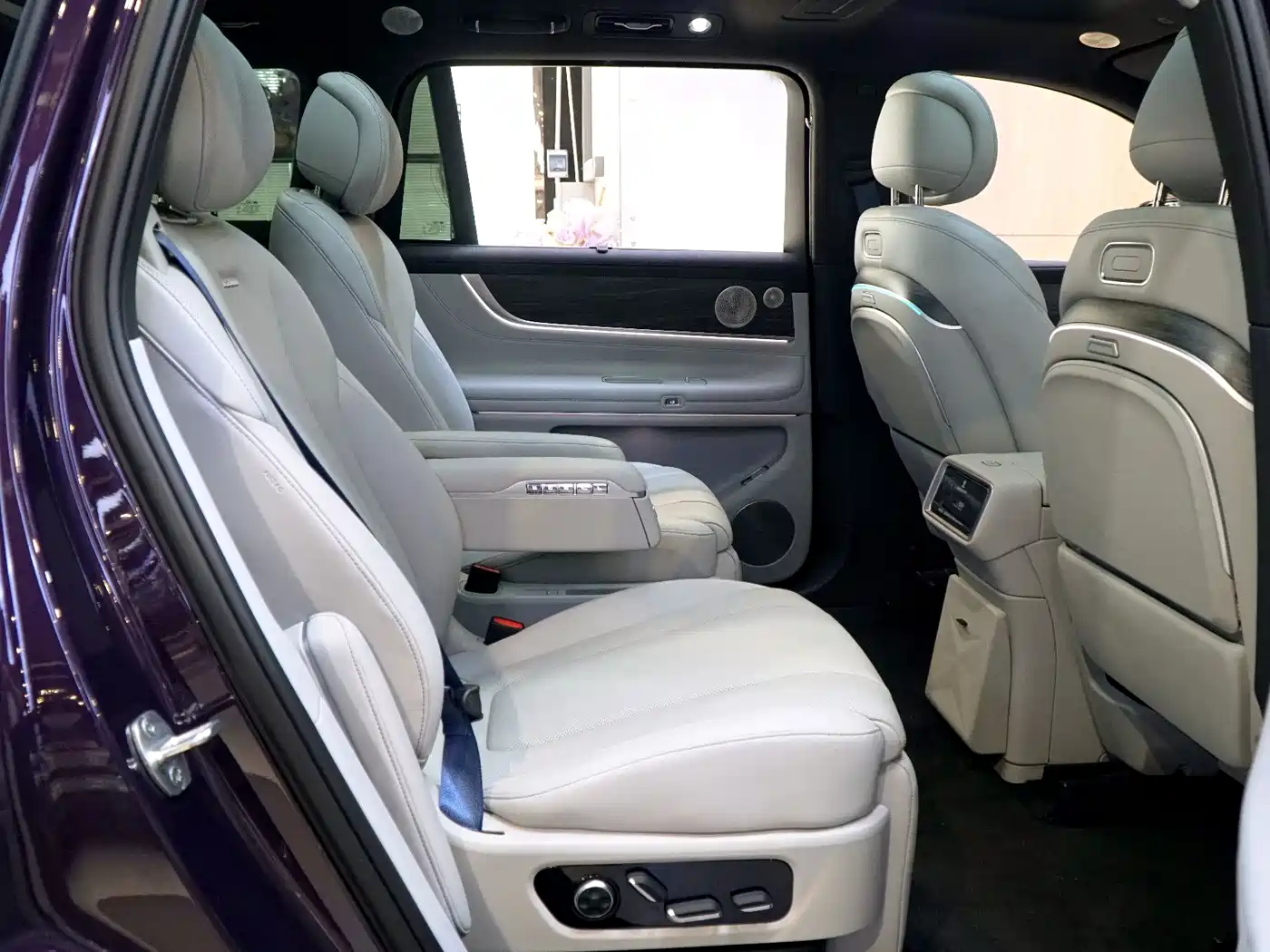 AITO Wenjie AITO M9 2025 Extended Range Ultra 52kWh 6-Seater фото 8