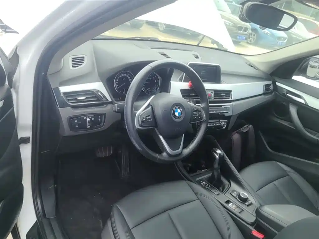 BMW X1 2018 sDrive20Li Leading Model фото 10