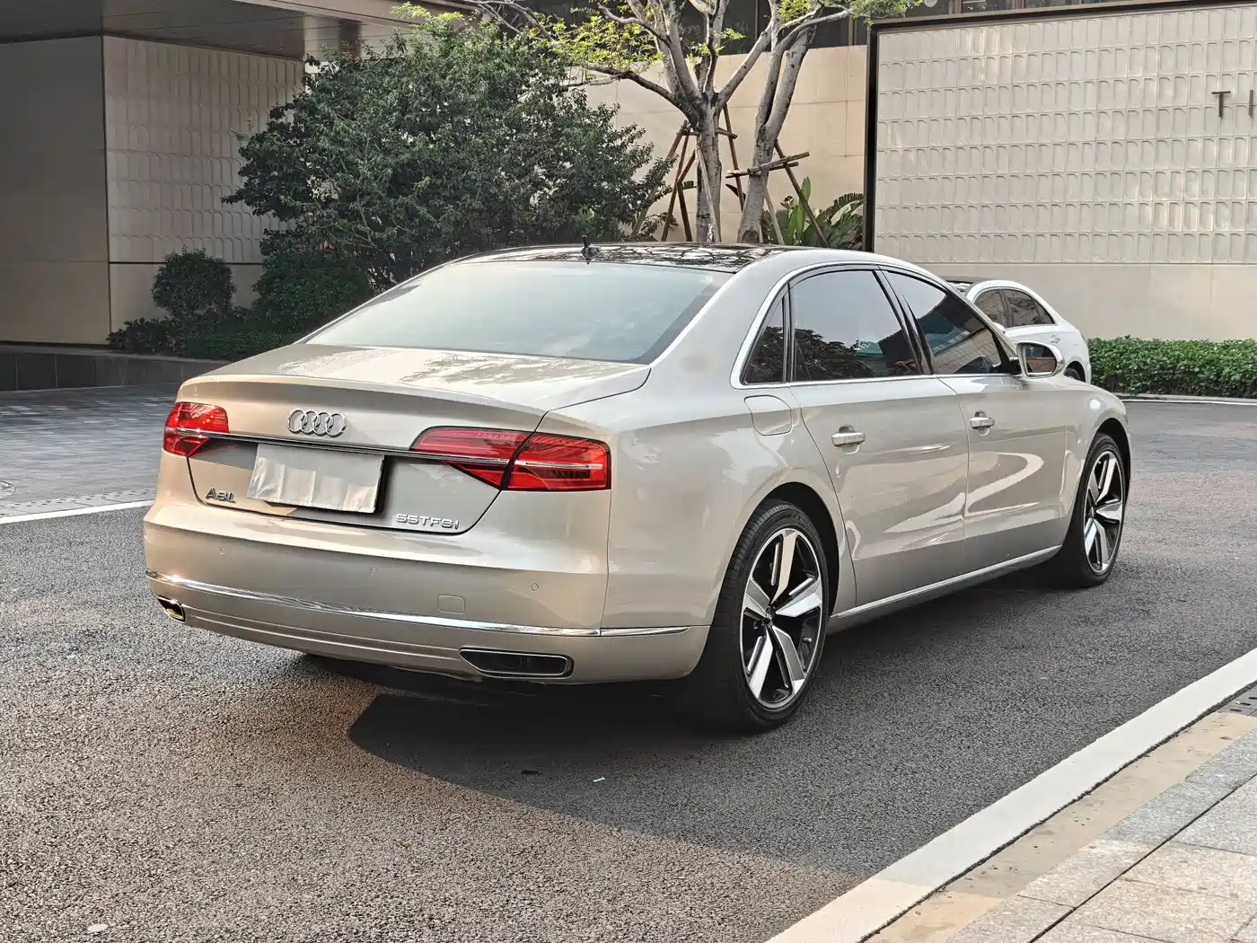Audi A8 2014 A8L 45 TFSI quattro Luxury фото 4