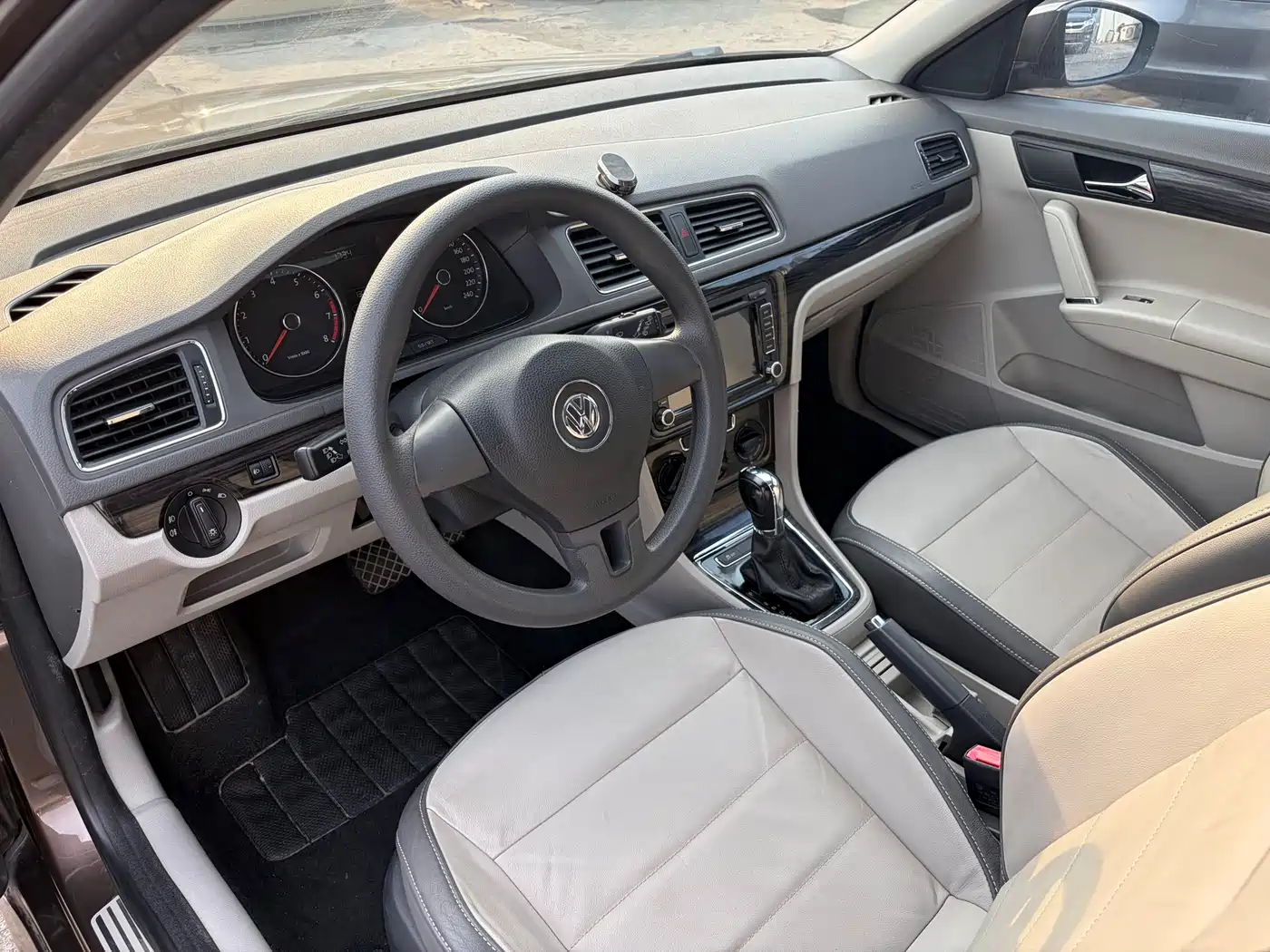 Volkswagen Lavida Tour 2013 1.4TSI Automatic Comfort фото 9