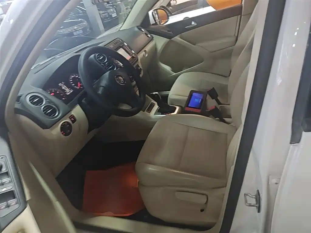 Volkswagen Tiguan 2015 1.8TSI Automatic 2WD Trendline фото 15