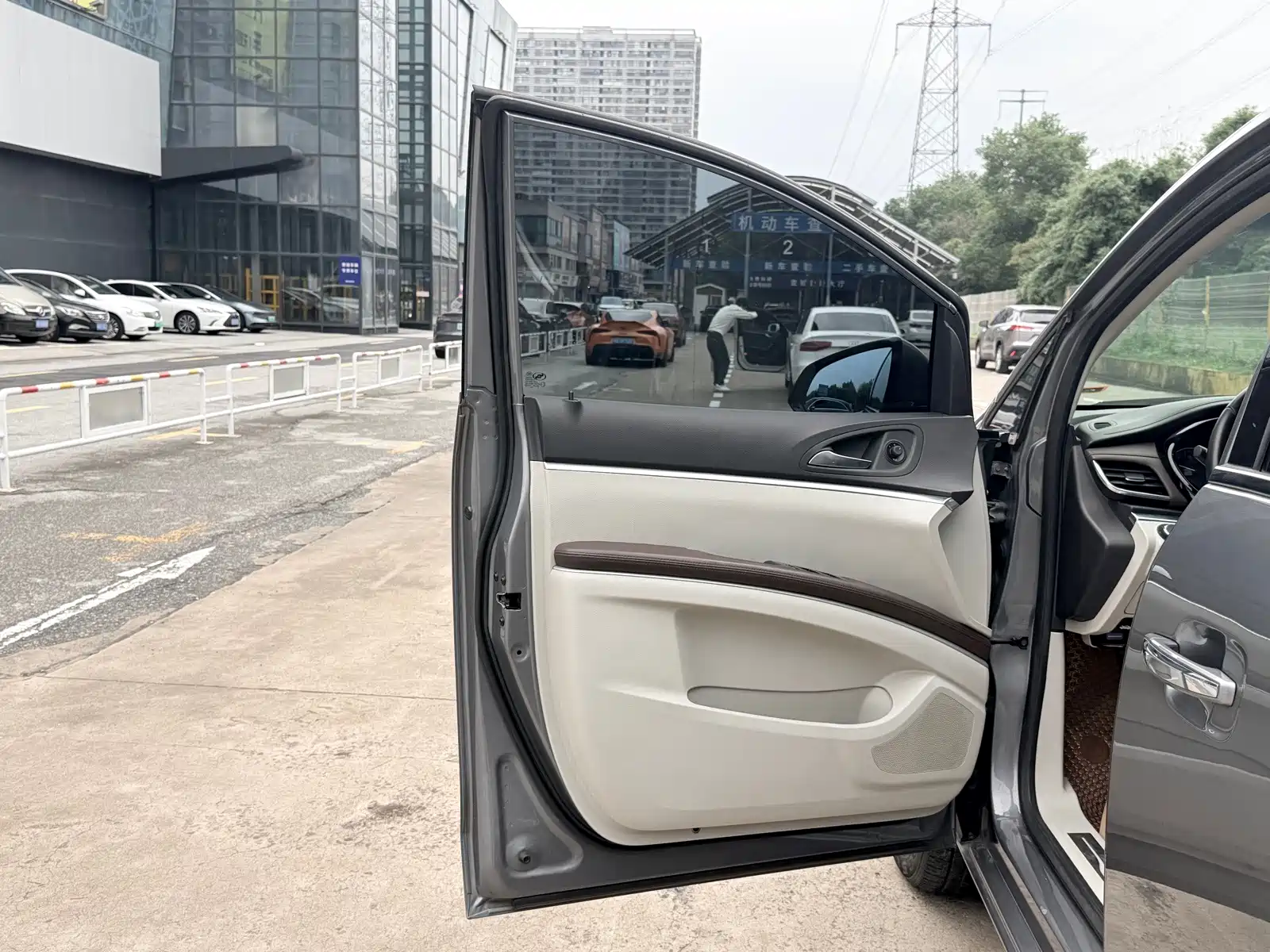 Фото 5 - Buick GL8
