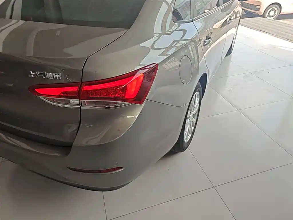 Buick Excelle 2018 15T Dual Clutch Elite (China V) фото 8