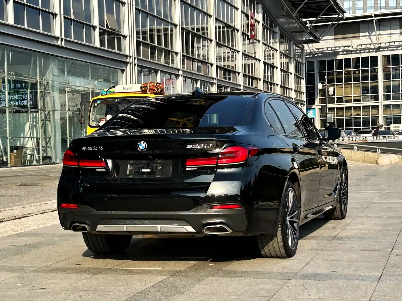 BMW 5 Series 2022 Model Second Facelift 530Li Leading M Sport Package фото 6