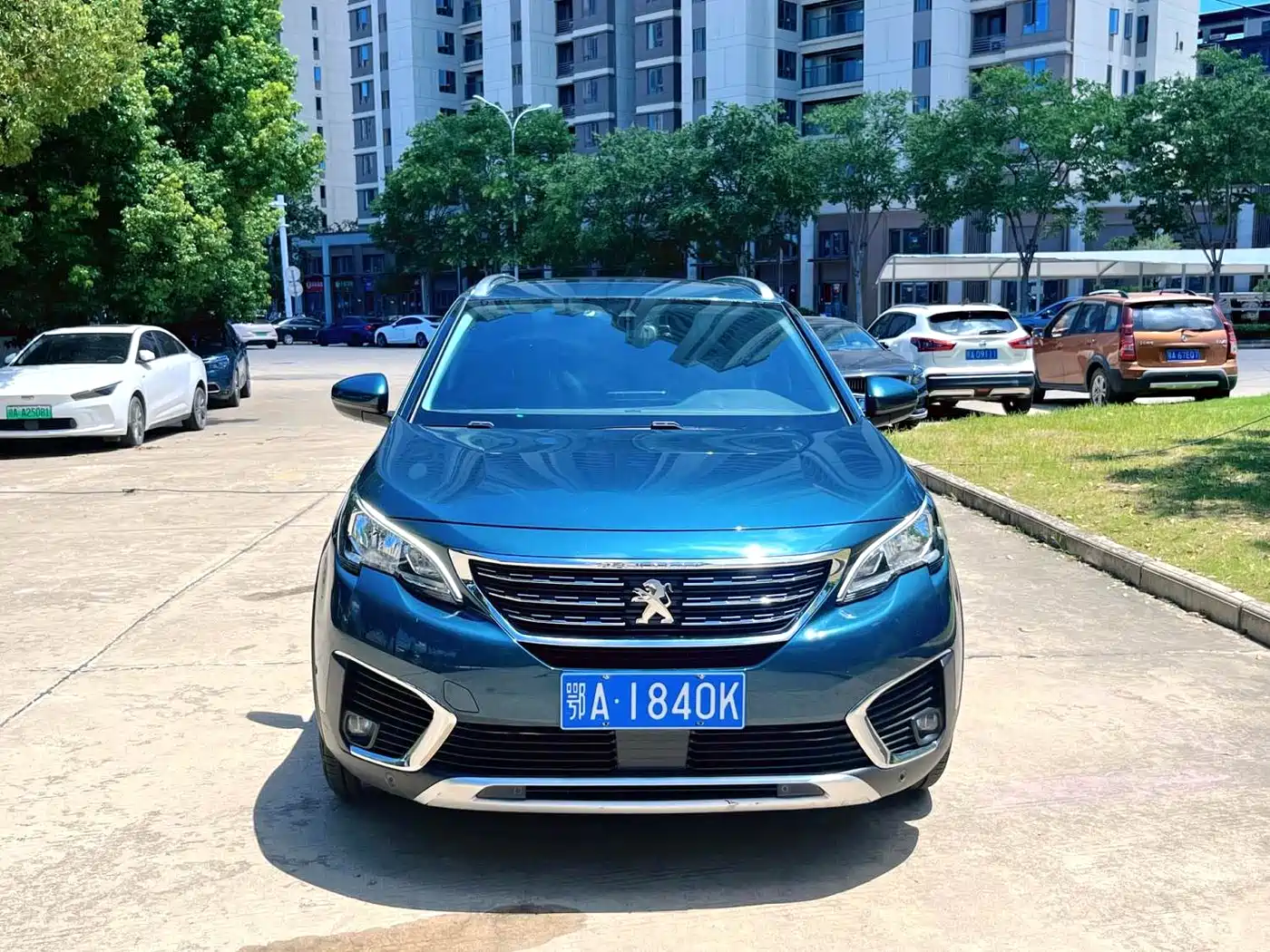 Peugeot 5008 2017 380THP 7-seat Luxury Edition фото 2