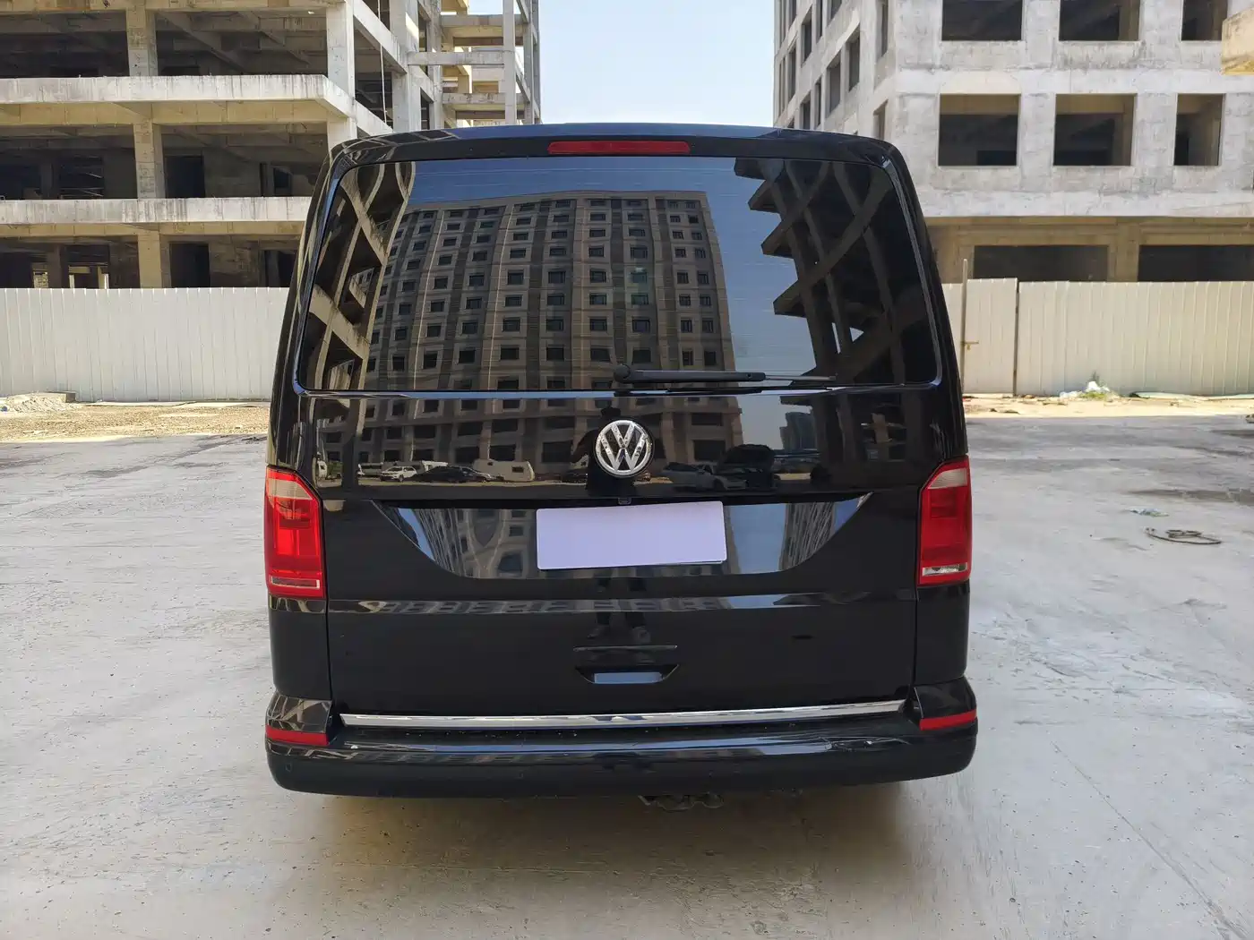 Volkswagen Multivan 2017 2.0TSI 2WD Comfort 7-Seater фото 8