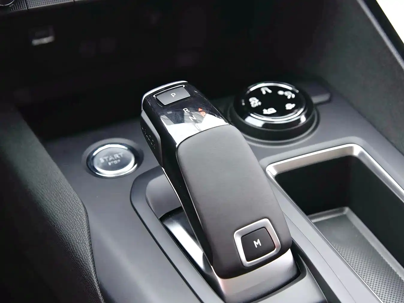 Peugeot 5008 2017 380THP 7-seat Luxury Edition фото 33