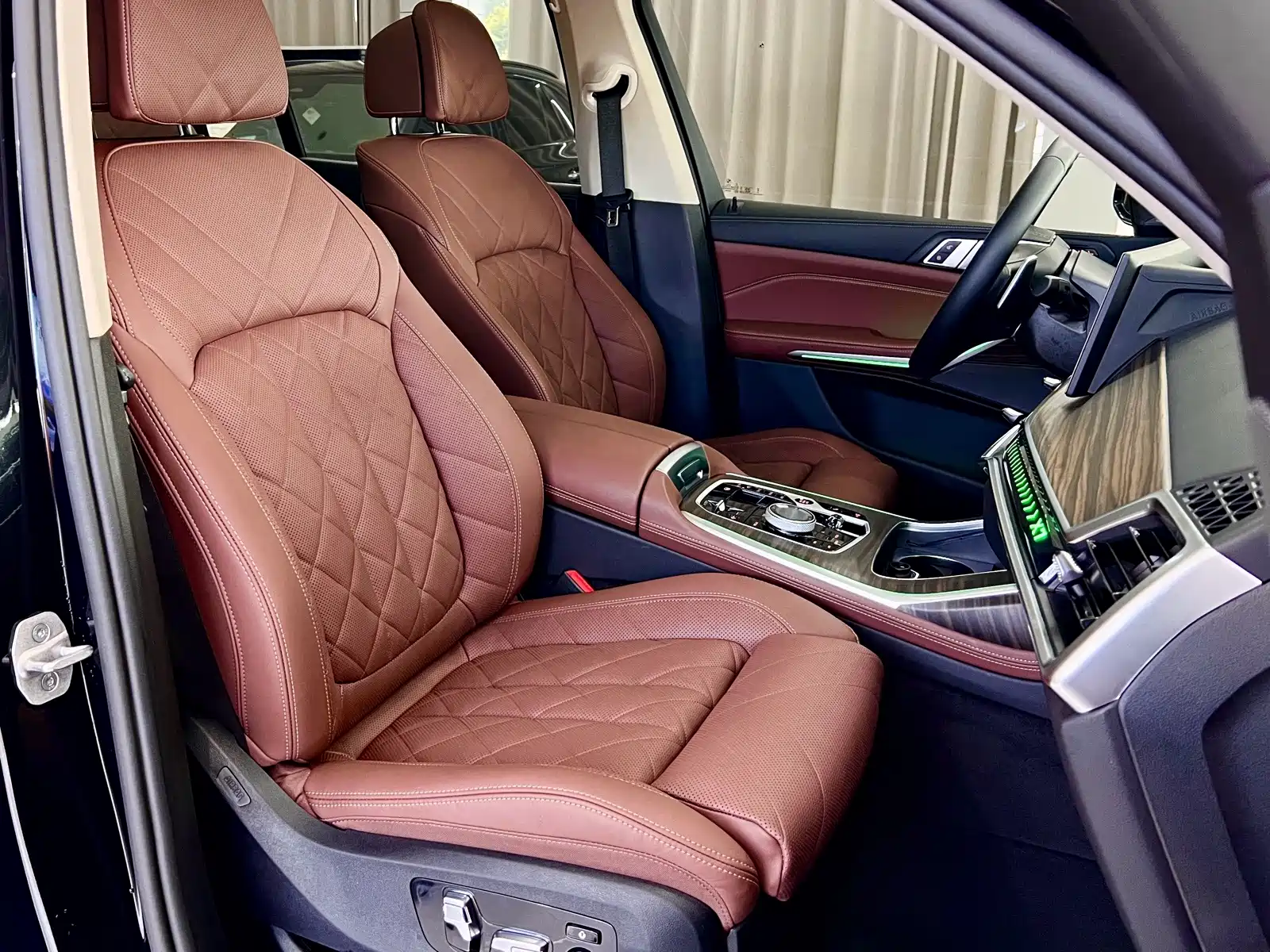 صورة 8 - BMW X7