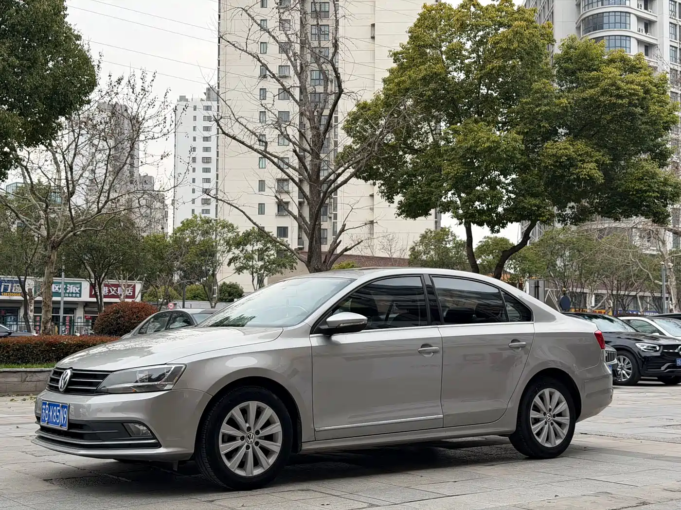 Volkswagen Sagitar 2015 1.6L Automatic Comfort фото 2