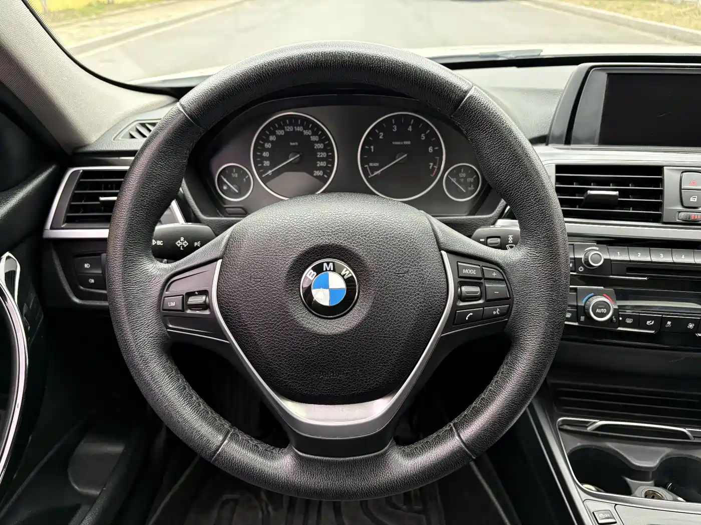 BMW 3 Series 2017 320Li Fashion фото 10