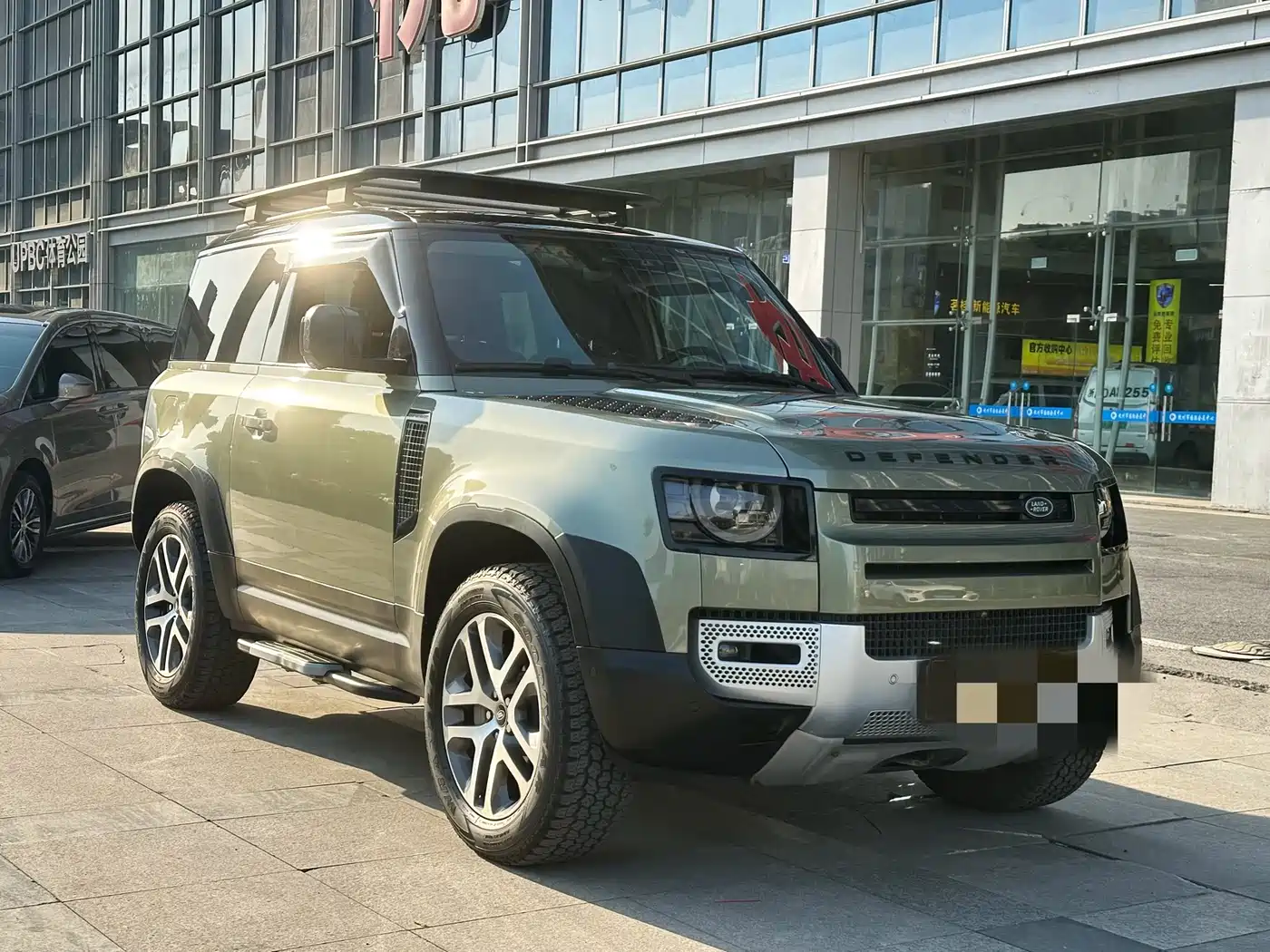 Land Rover Defender 2022 Model 90 3.0T P400 XS фото 3